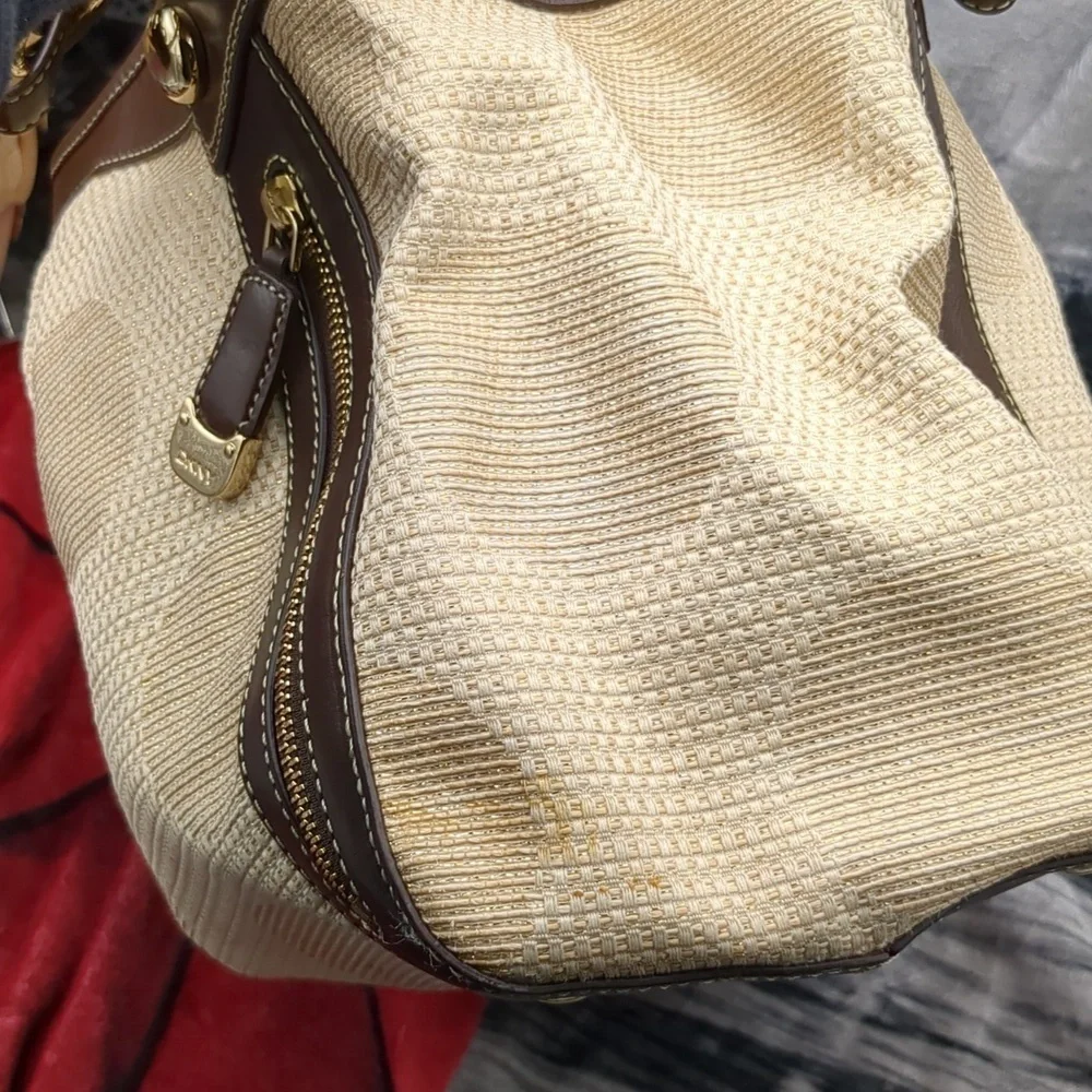 DKNY  Linen & & leather purse